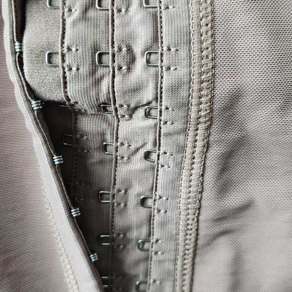 Faja - Picture 6 of 8